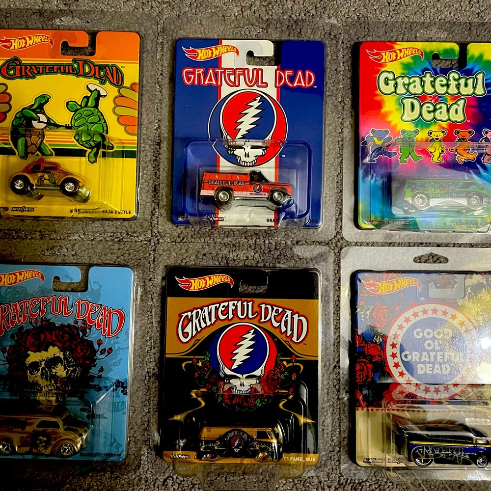 Hot Wheels Vintage Grateful Dead 6 Car Set. Hard to find. Volkswagen Bus!